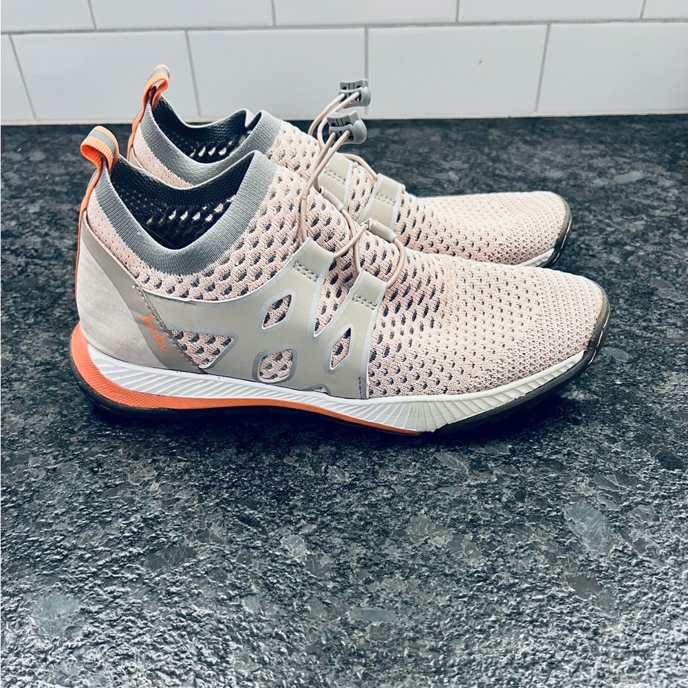 Jambu Trial Shoes Size 8.5